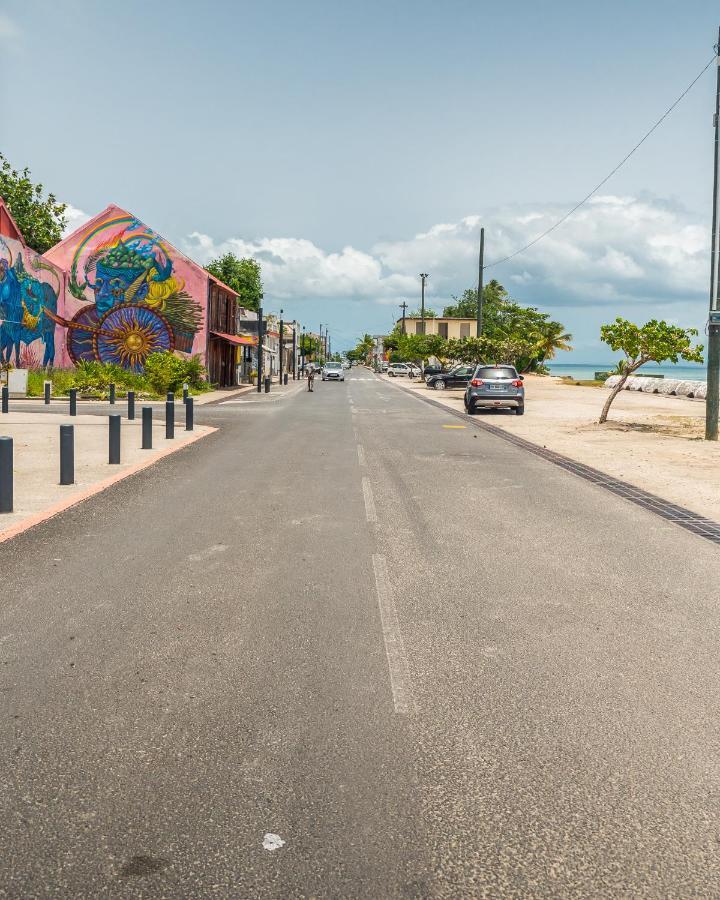 Studio Jacuzzis Et Piscine Au Centre Ville De Port-Louis Buitenkant foto